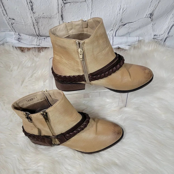 Pierre Dumas Two Toned Booties Braided Buckle Detail Women 10 Ankle Boot Western - Picture 12 of 13